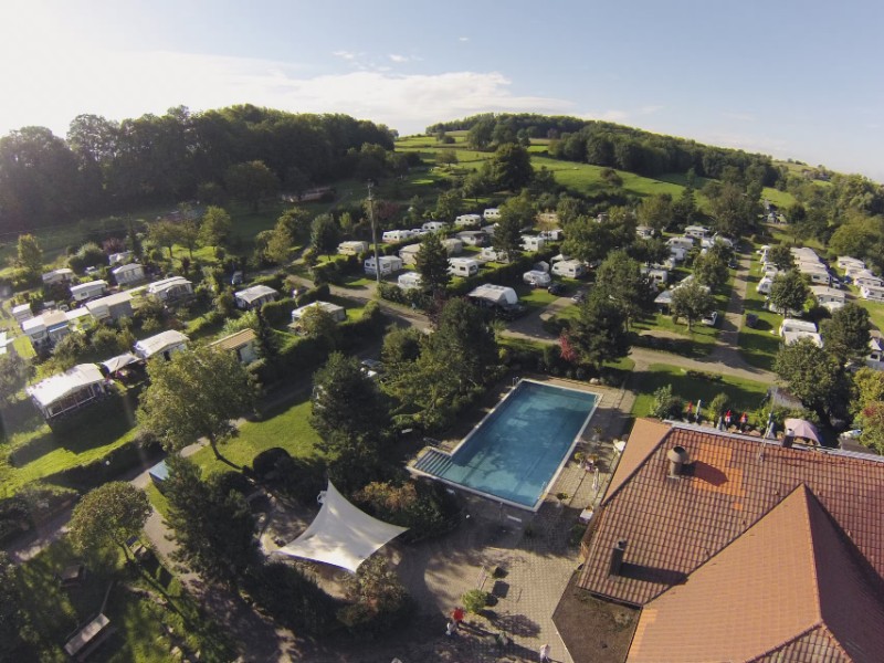 De gezellige camping Lug ins Land in Baden Wurttemberg. Hier zijn niet alleen super veel activiteiten te doen, maar is de hond ook van harte welkom!