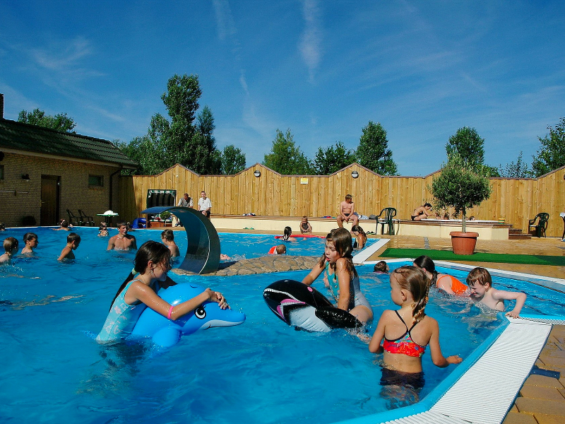 catalogus Geestig telex Campings in Duitsland met zwembad, voor de nodige waterpret