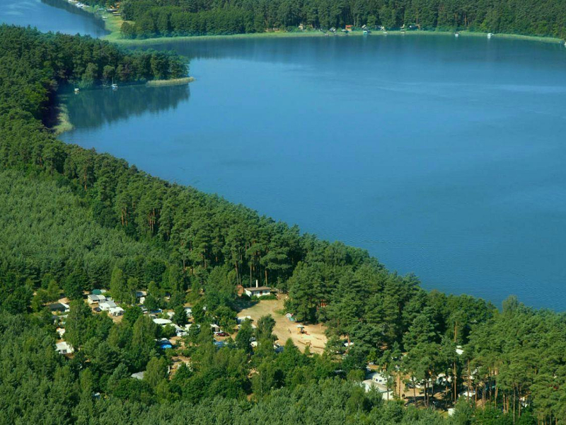 Geweldig gelegen Duitse natuurcamping in het merengebied van Mecklenburg Voorpommeren