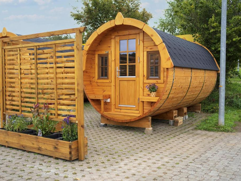 Een comfortabel slaapvat voor 4 personen op camping bahlmans radwelt en ferienresort in Oost Duitsland