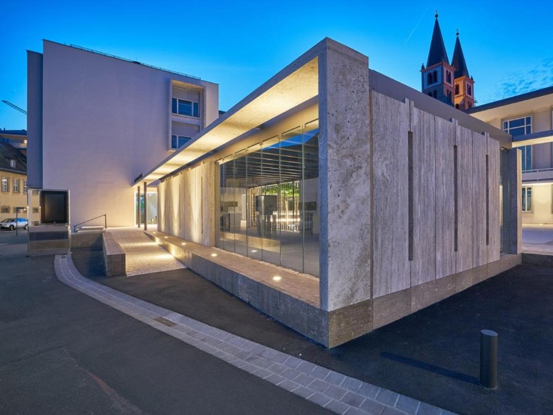 Het Burkardushaus hotel in het centrum van het mooie Wurzburg.