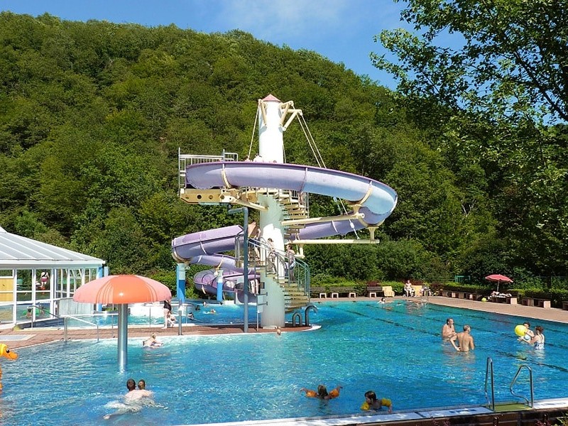 het zwembad van camping in der enz