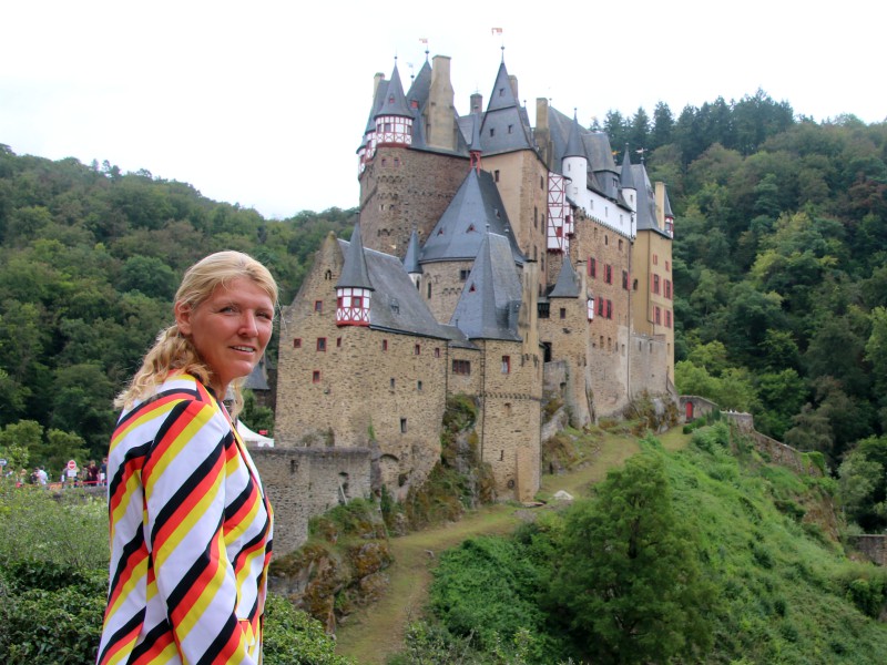 Sabine bij de prachtige Burg Eltz