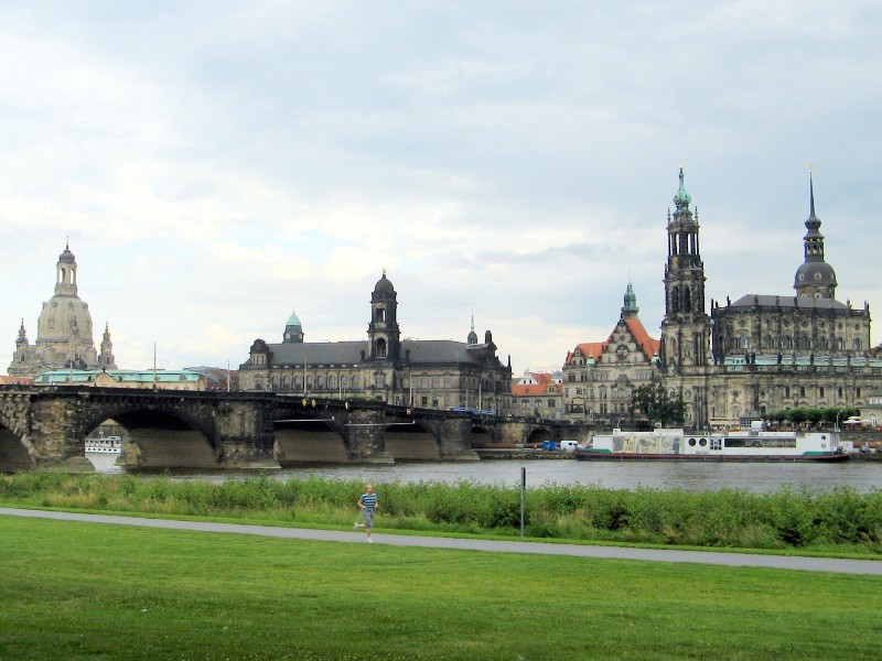Dresen, met prachtige gebouwen aan de Elbe