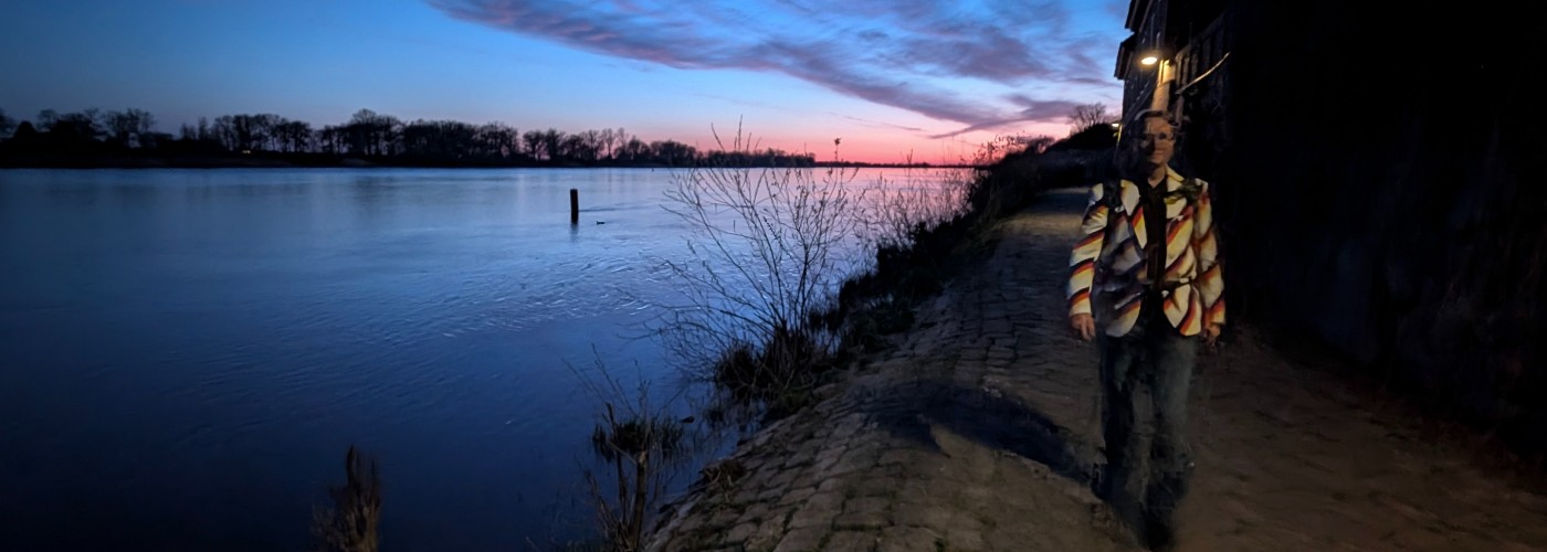 De oeverpromenade langs de Elbe in Lauenburg