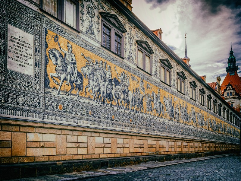 De Fürstenzug wanddecoratie in de Altstadt van Dresden