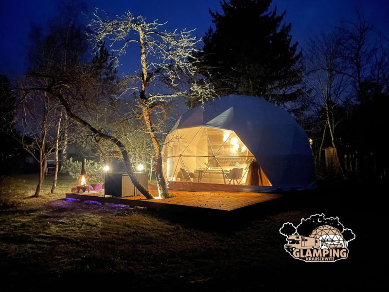 Zin in een bijzondere overnachting? Glamping Krauswitz heeft een mooie luchtbubbel om in te verblijven in Saksen, Oost Duitsland.