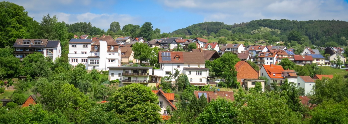 Dorp in de bossen van het Räuberland