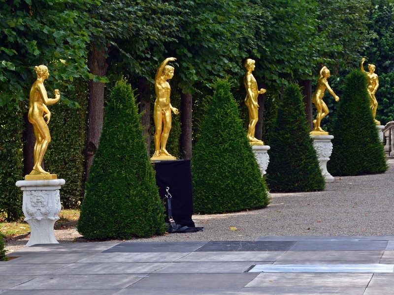 Gouden standbeelden in de Herrenhäuser Gärten