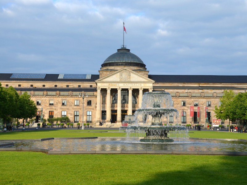Het Kurhaus in Wiesbaden