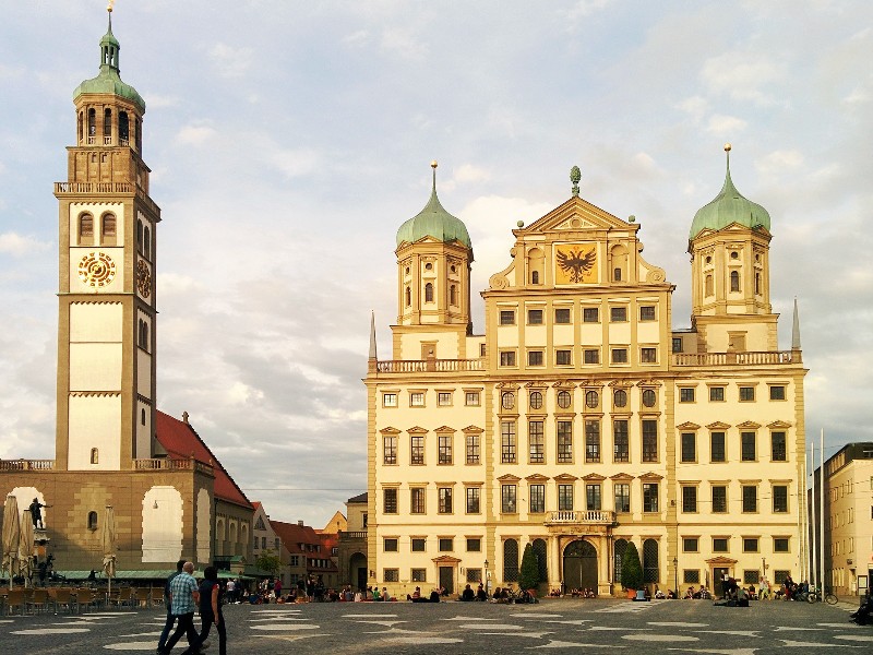 Het raadhuis van Augsburg met de Perlachturm
