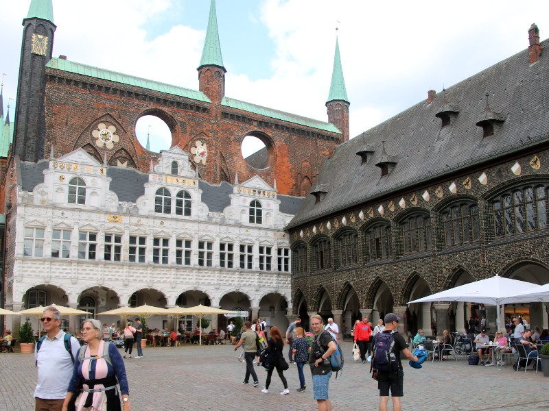 Hoofdgebouw en Langhuis van het Raadhuis van Lübeck