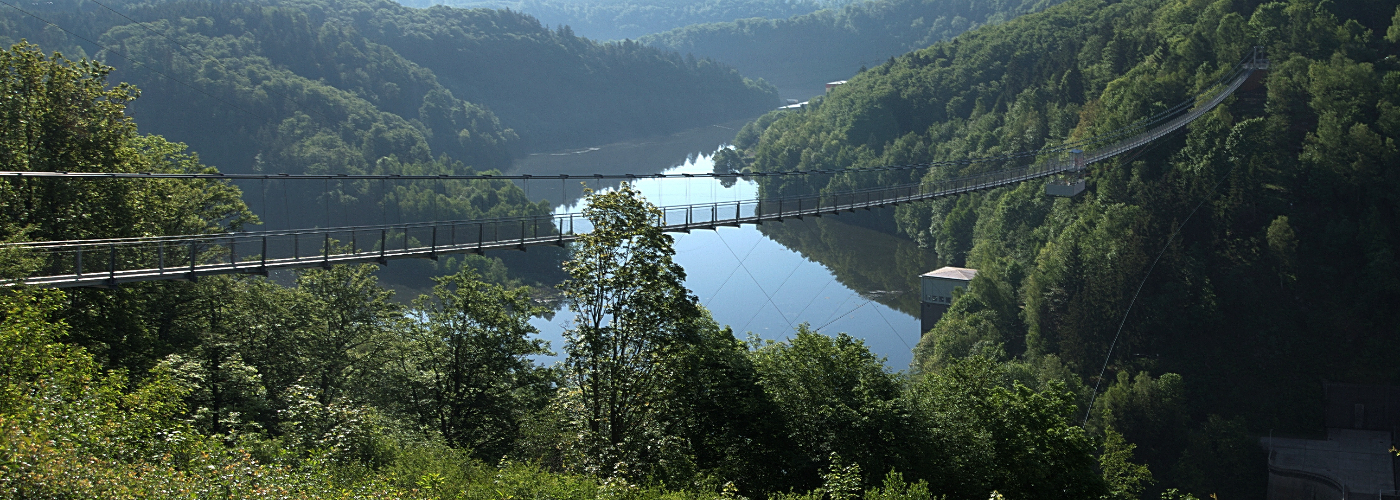 De RT Titan hangbrug in de Harz, het oosten van Duitsland