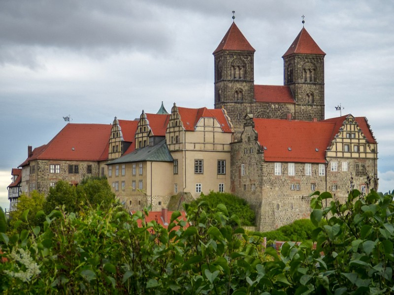 De Schlossberg van Quedlinburg met abdij en Sint Servaaskerk