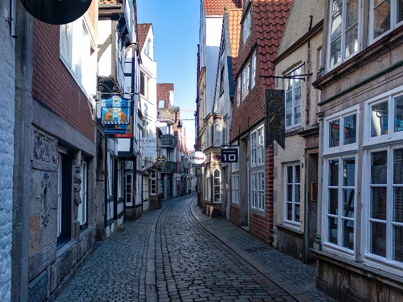 Smalle straatjes in de wijk Schnoor in Bremen