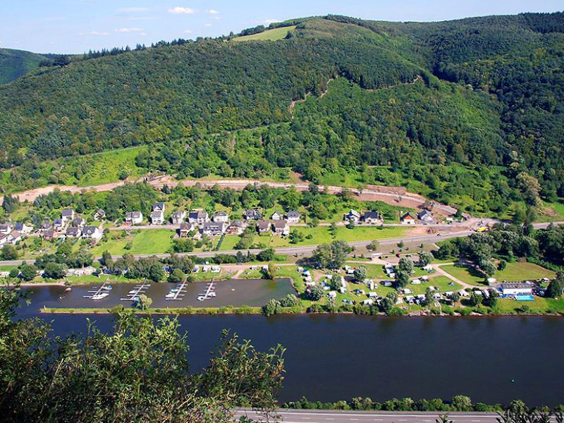 Jachthaven van camping Burgen-Mosel aan de Moezel.