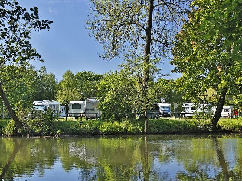 KNAUS camping Bad Kissingen aan het water in Beieren