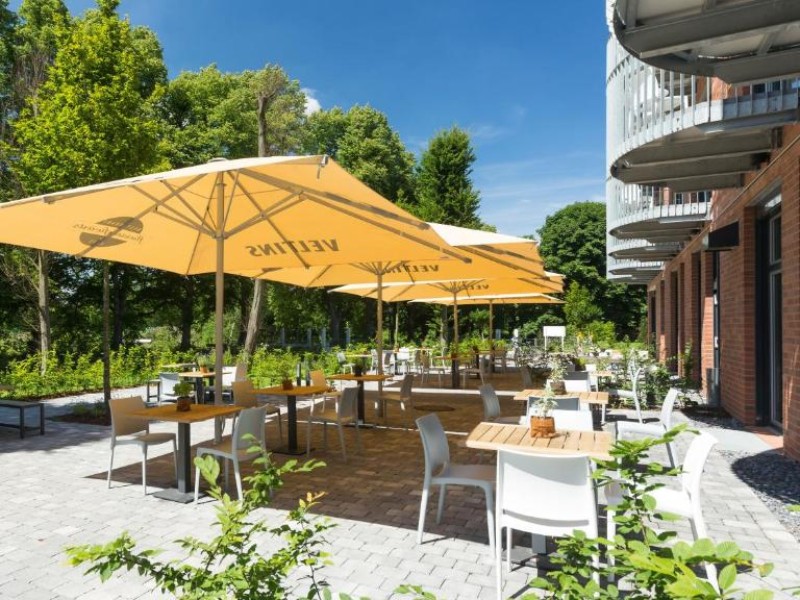 Het terras bij het Steverbett hotel in Lüdinghausen