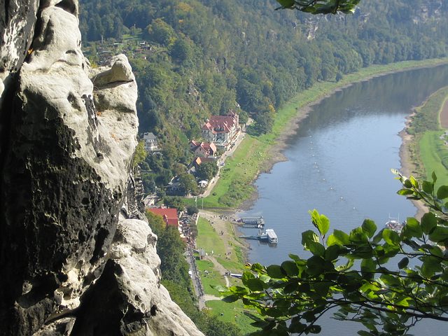 Uitzicht vanaf de Basteibrucke op de Elbe