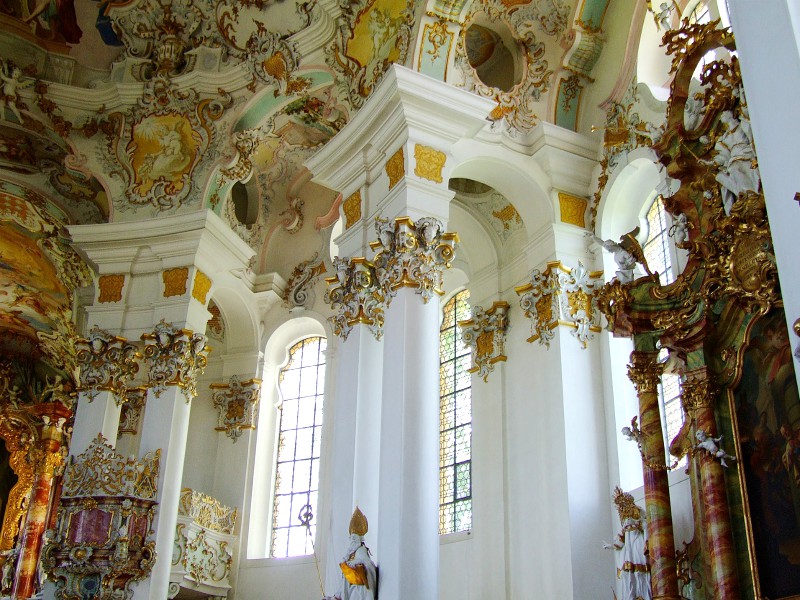 Het prachtige interieur van pelgrimskerk Wieskirche
