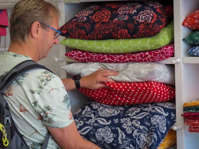 In de winkel kun je allerlei items kopen met mooie Blaudruck printen