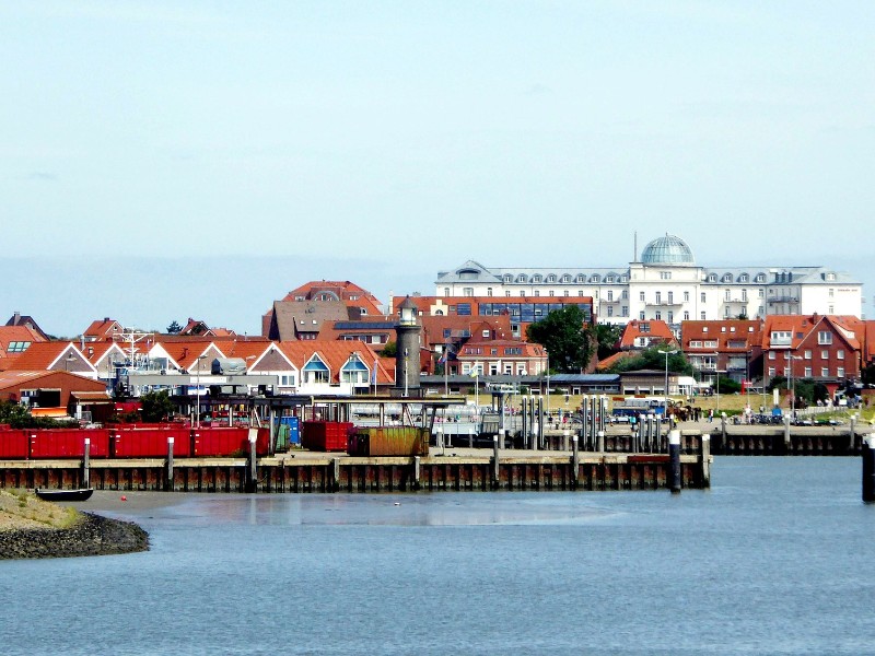 Aankomst bij het tweede eiland Juist