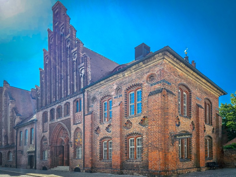 De achterkant van het Rathaus is zeker zo interessant als de voorkant