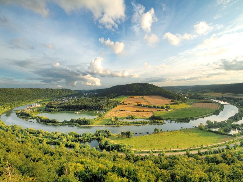 Het meanderende riviertje de Altmühl