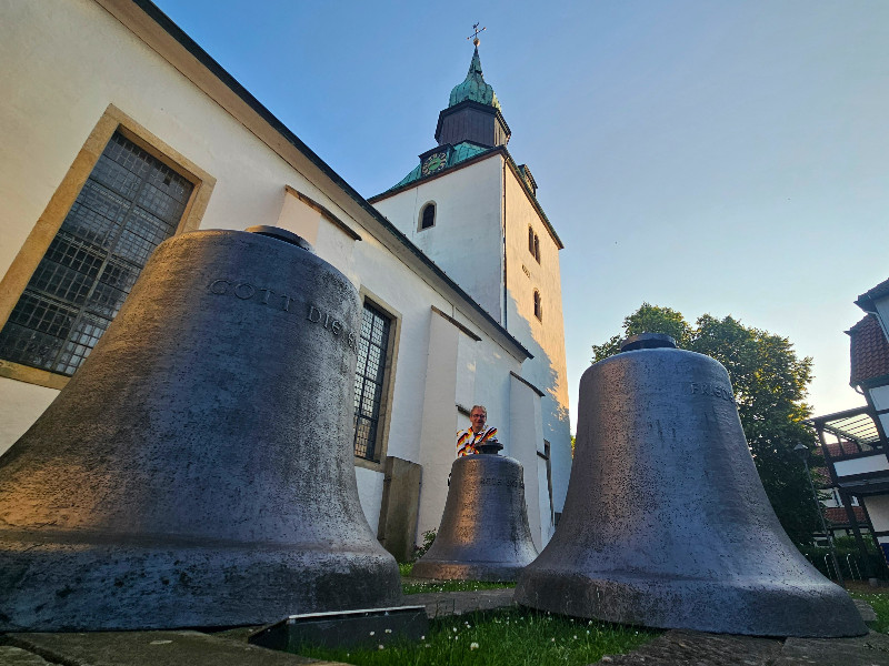 De Nicolaikerk met klokken in Bad Essen