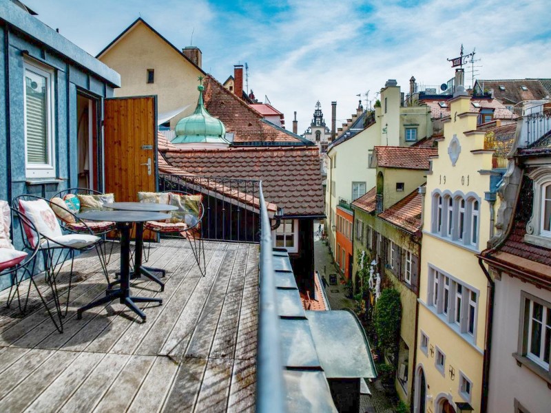 Het terras van één van de appartementen van Haus Triflinger, in het centrum van Lindau aan de Bodensee
