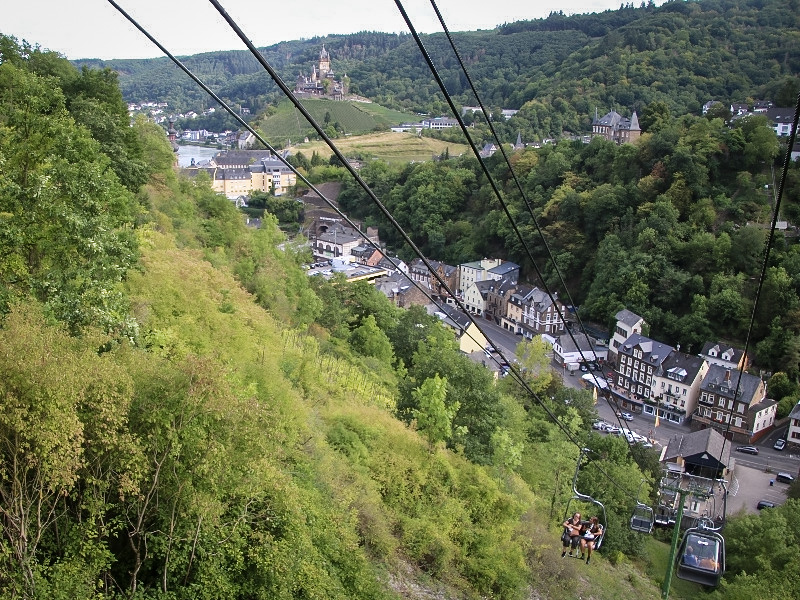 Cochem kabelbaan met het kasteel op de achtergrond