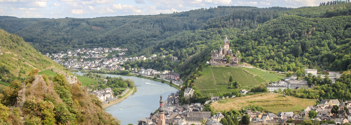 Uitzicht over Cochem en de Moezel in West Duitsland