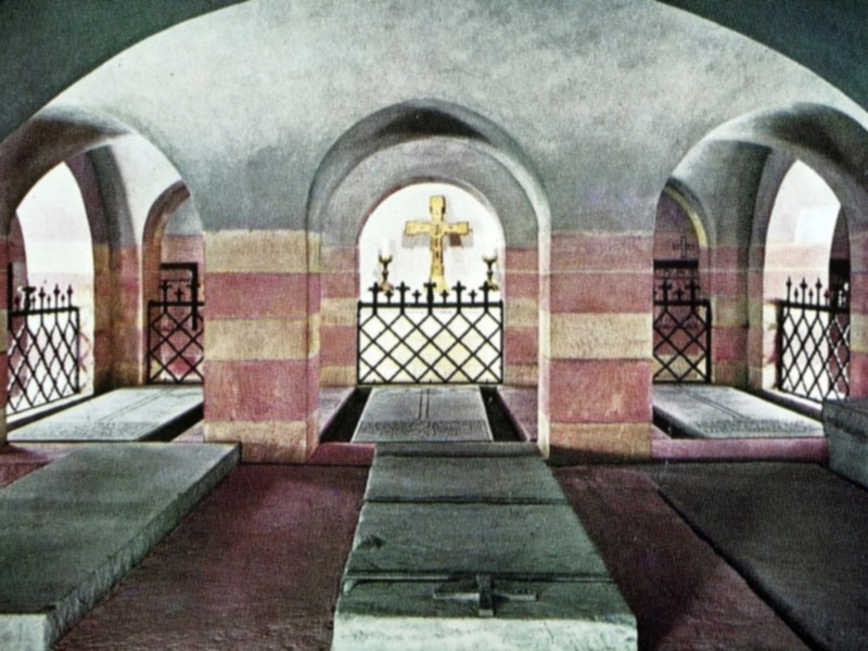 Eén van de kamers van de crypte in de Dom van Spiers