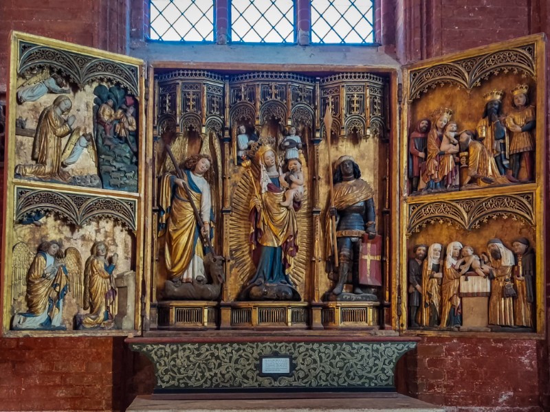 Prachtig drieluik in de Nikolaikirche