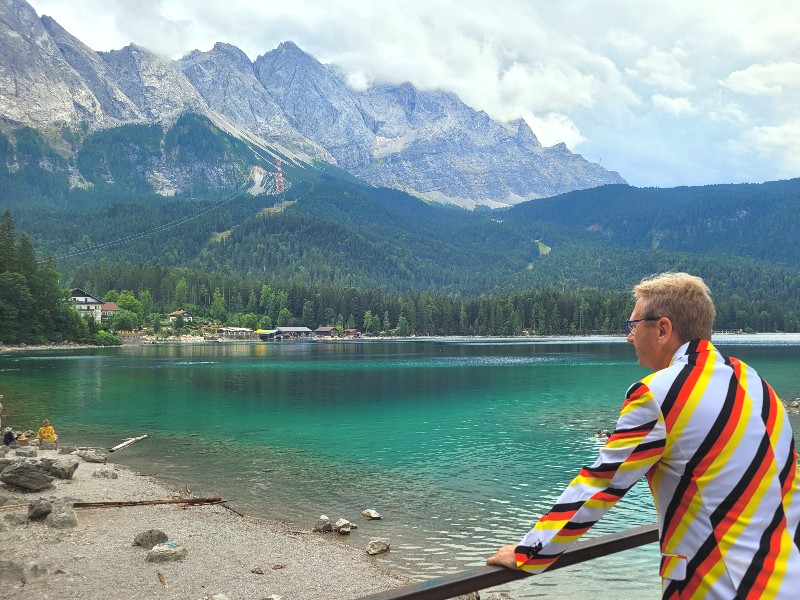 De Eibsee met daarachter de Zugspitze