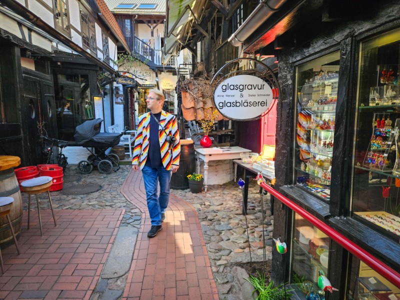Een gezellig en levendig straatje in de binnenstad van Flensburg