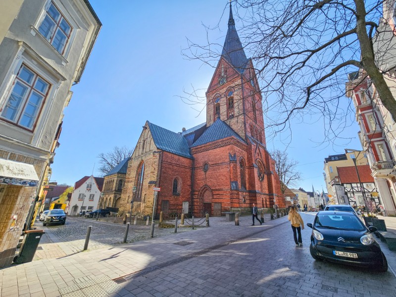 Een grote kerk in Flensburg