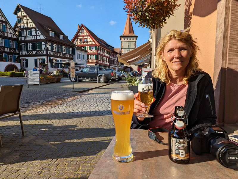 We genieten van een heerlijk Duits biertje om een terras in Gengebach