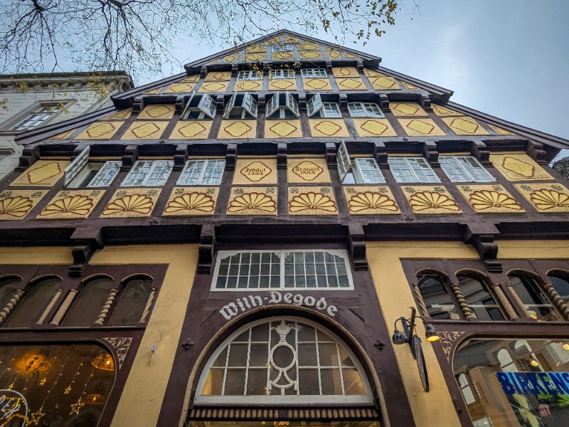 De gevel van het Degodehaus in Oldenburg