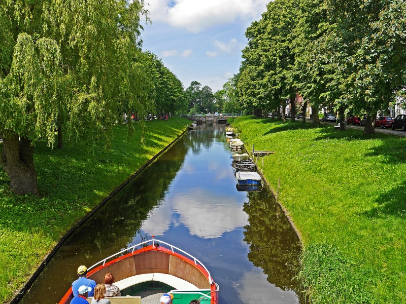 Varen in de grachten van Friedrichstadt