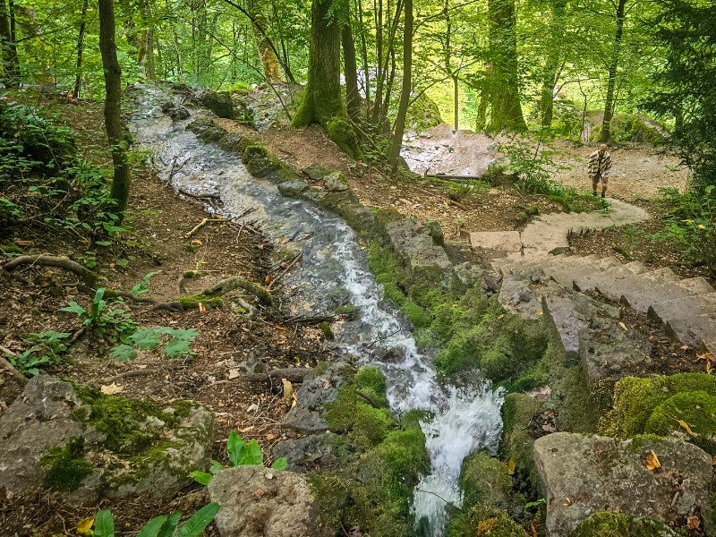 Bovenaan de Gütersteiner waterval