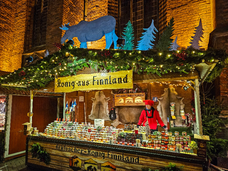 Honing te koop in het Finse Dorp