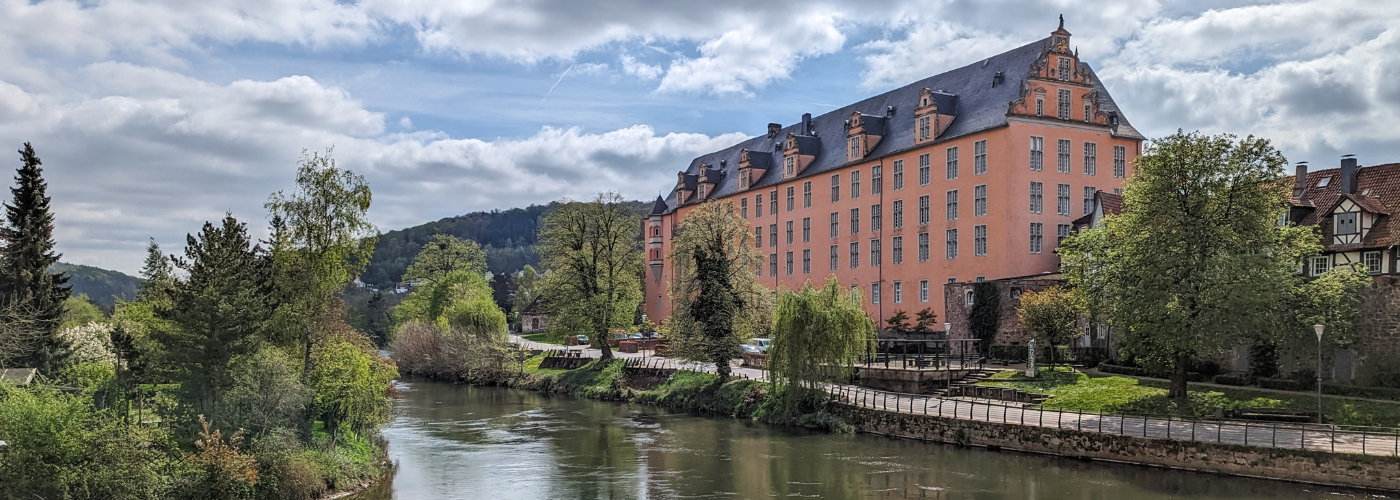 Het Welfenschloss in het prachtige vakwerkstadje Hannoversch Münden in Nedersaksen, Duitsland