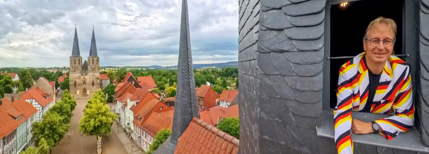 Patrick in de toren van het Raadhuis met uitzicht over de Duderstadt