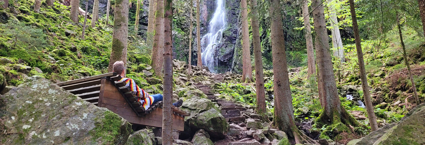 Patrick bij de Burgbach waterval