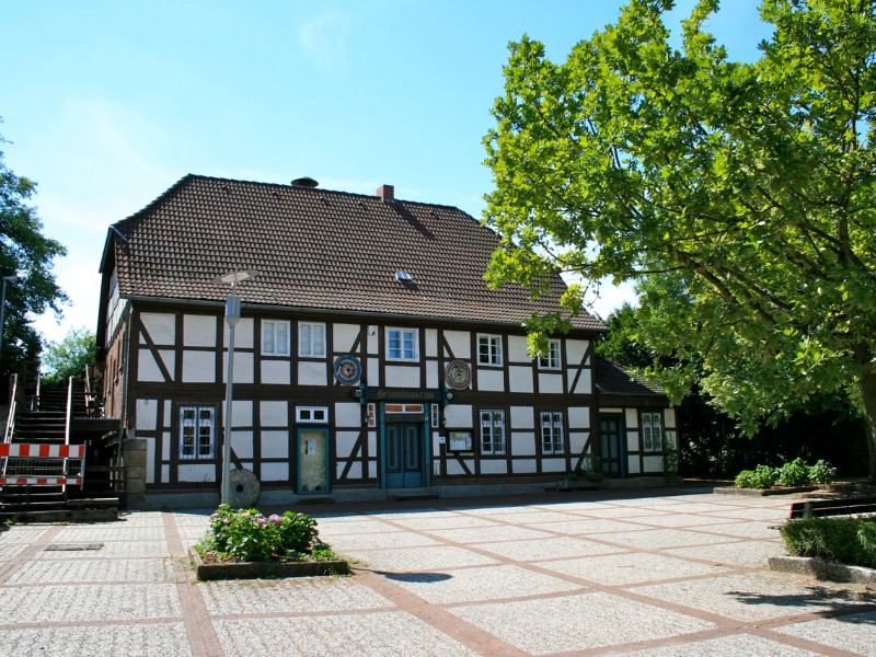 Gebouw van de oude watermolen in Wennigsen, waar nu het Heimatmuseum gevestigd is