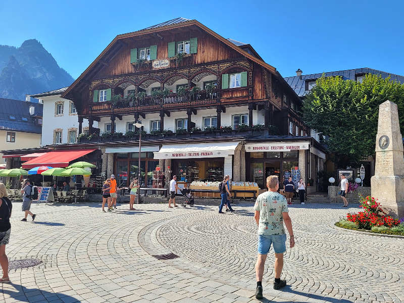 Hotel Schiffmeister direct aan de Königssee gelegen. Een traditioneel Duitse belevenis!