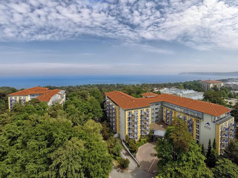 IFA Rügen Hotel & Ferienpark met de zee op de achtergrond