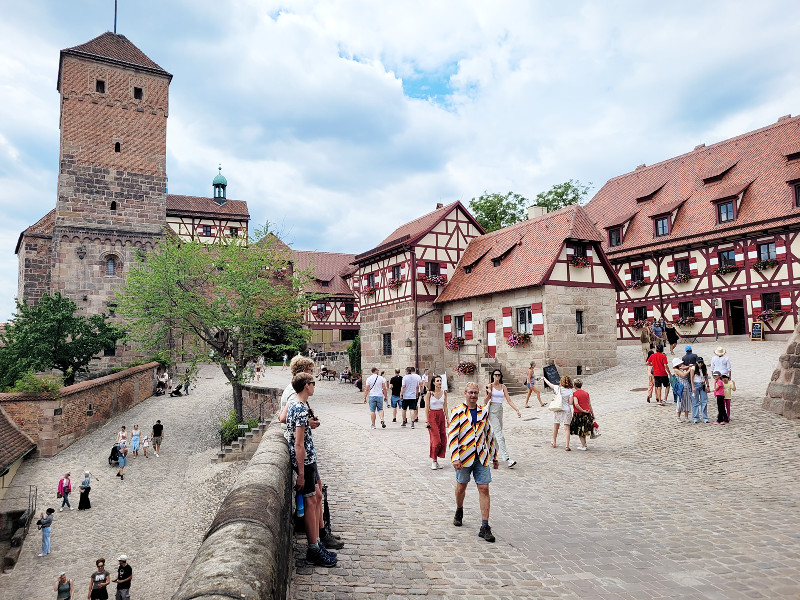 De binnenplaats van de Kaiserburg, oftwel het kasteel van Neurenberg