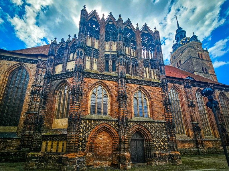 De prachtige gevel van de Katharinenkirche is alleen van dichtbij te zien